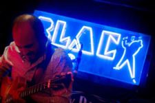 Photo of Black Note Photo of Black Note