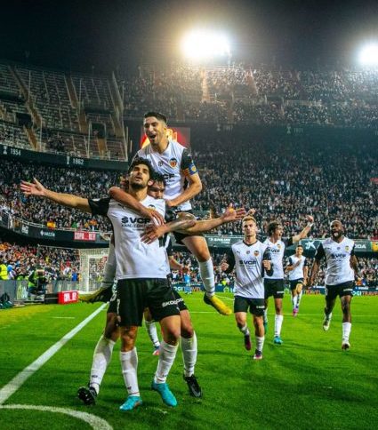 VALENCIA FOOTBALLVALENCIA CF ARE IN ANOTHER 'COPA DEL REY' FINAL! • 24/7  Valencia